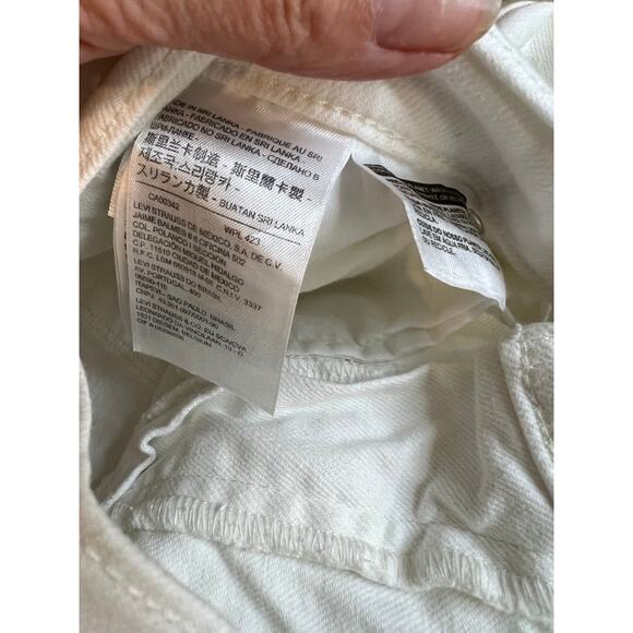 Levis white embroidered Bermuda shorts - Picture 7 of 8